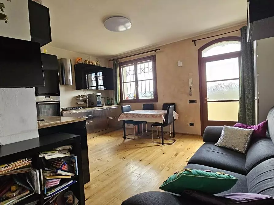 Immagine 2 di Appartamento in vendita  a Poggibonsi