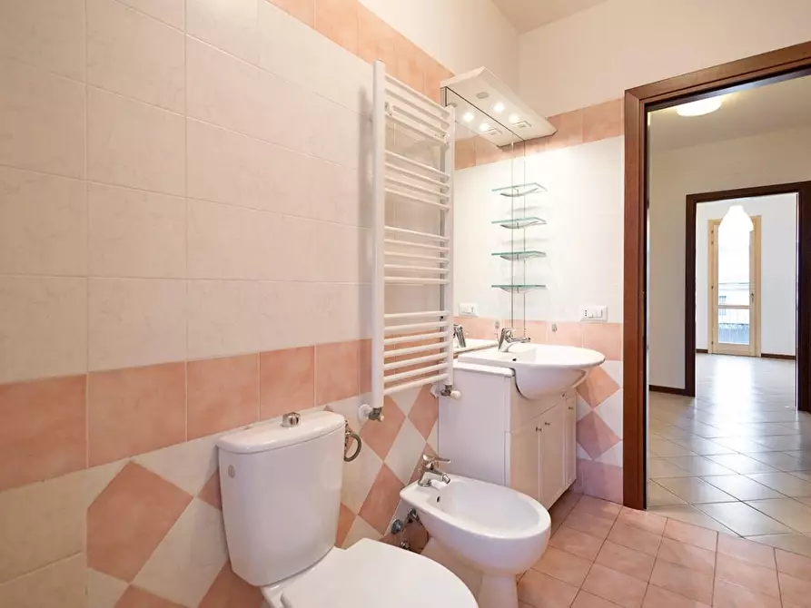 Immagine 13 di Appartamento in vendita  a Santa Maria A Monte