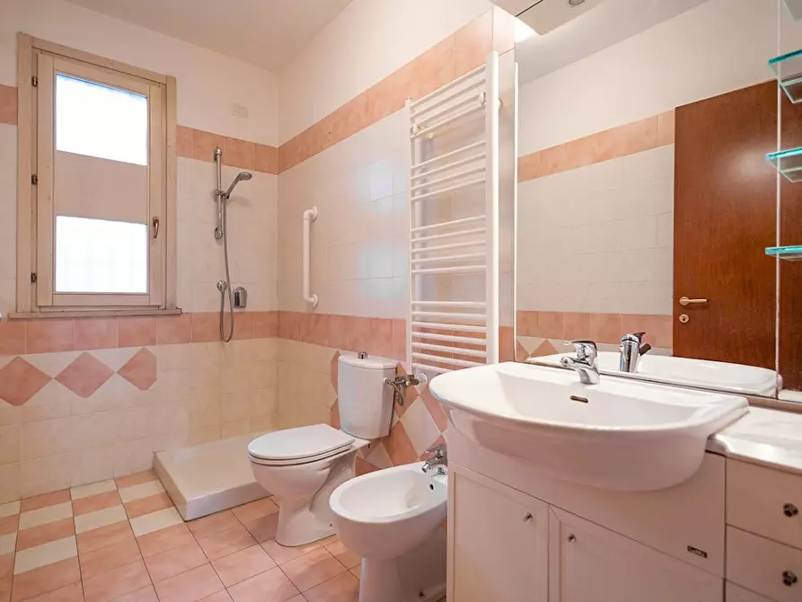 Immagine 12 di Appartamento in vendita  a Santa Maria A Monte