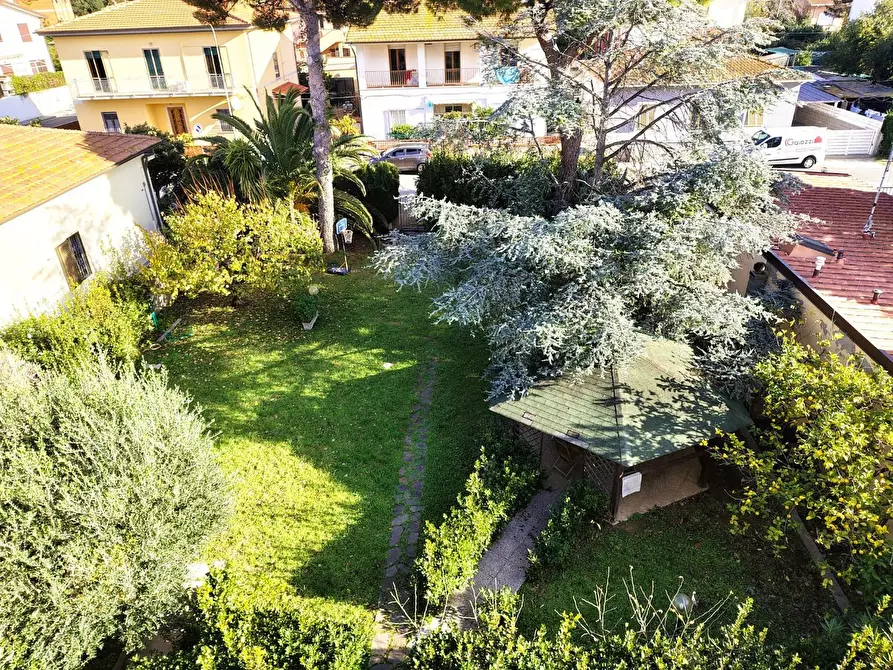 Immagine 15 di Appartamento in vendita  a Rosignano Marittimo