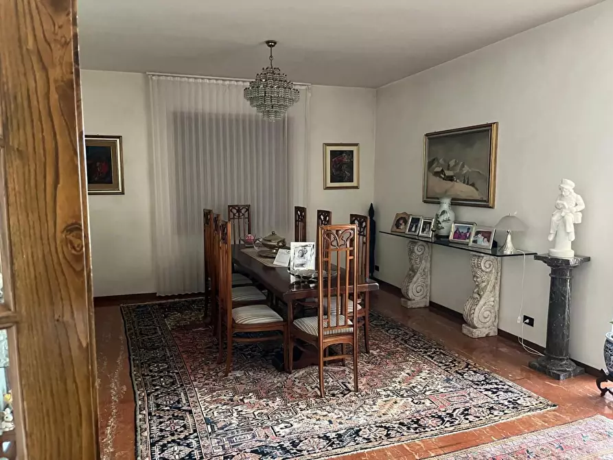 Immagine 9 di Villa in vendita  a Castelnuovo Magra