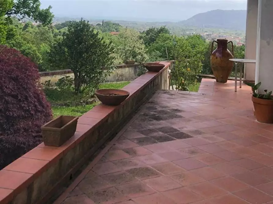 Immagine 4 di Villa in vendita  a Castelnuovo Magra