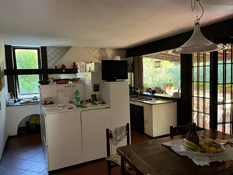 Immagine 12 di Villa in vendita  a Castelnuovo Magra