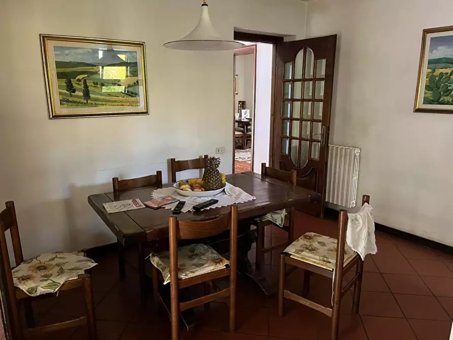 Immagine 15 di Villa in vendita  a Castelnuovo Magra