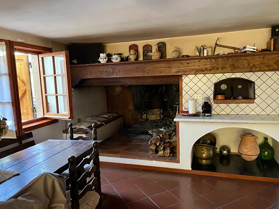 Immagine 17 di Villa in vendita  a Castelnuovo Magra