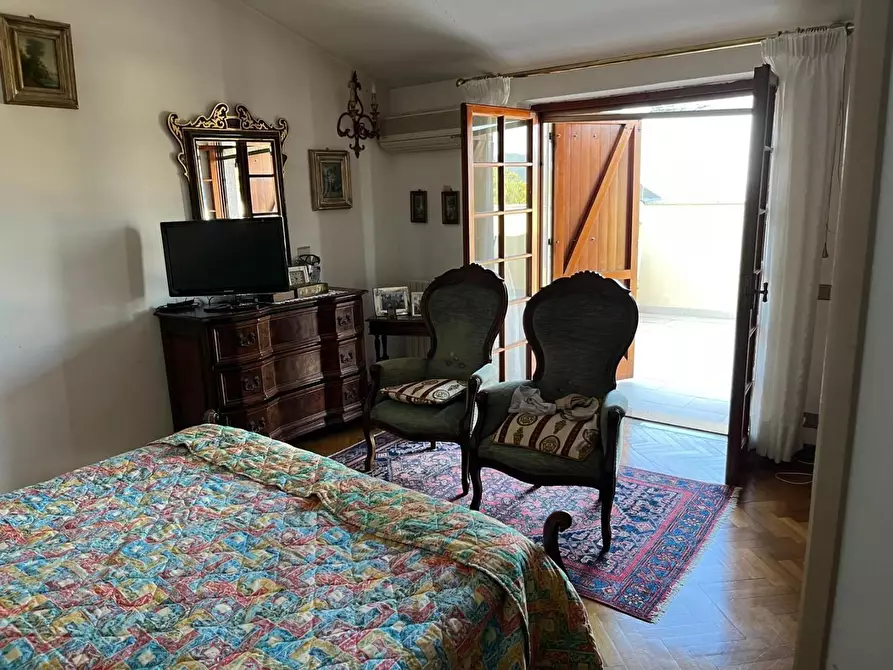 Immagine 25 di Villa in vendita  a Castelnuovo Magra