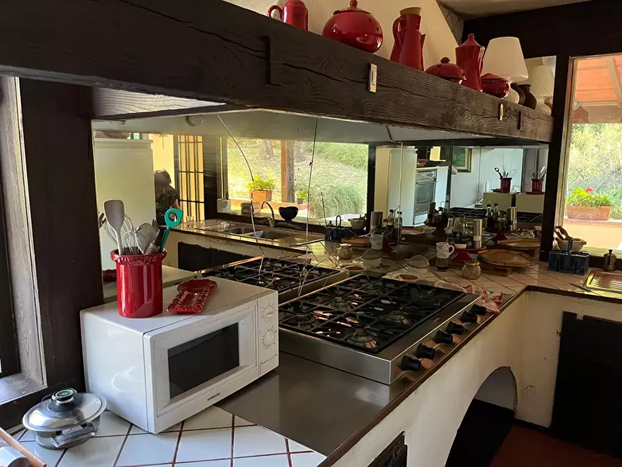 Immagine 13 di Villa in vendita  a Castelnuovo Magra