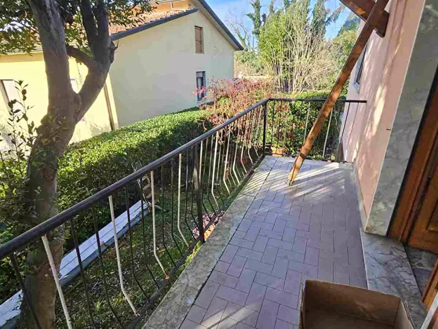 Immagine 25 di Villa in vendita  a Massa