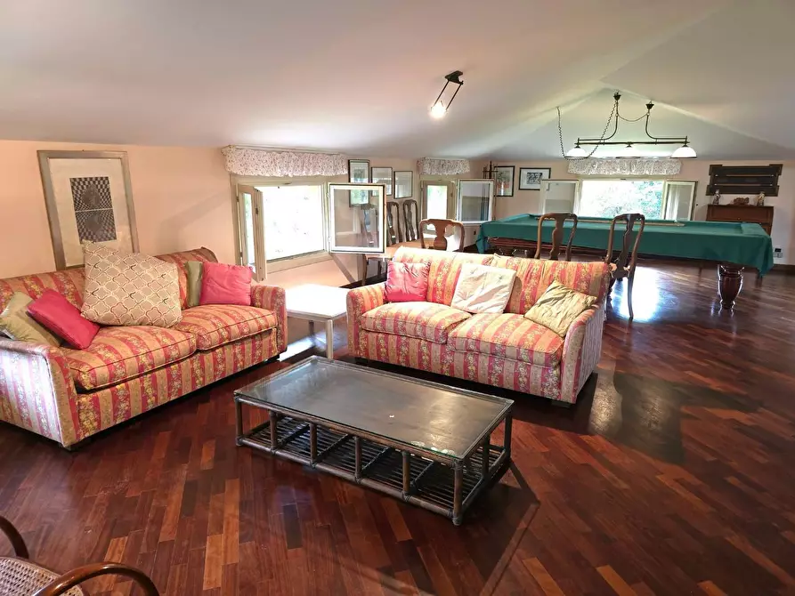 Immagine 24 di Villa in vendita  a Massa