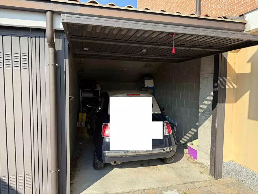 Immagine 3 di Garage in vendita  a Travacò Siccomario