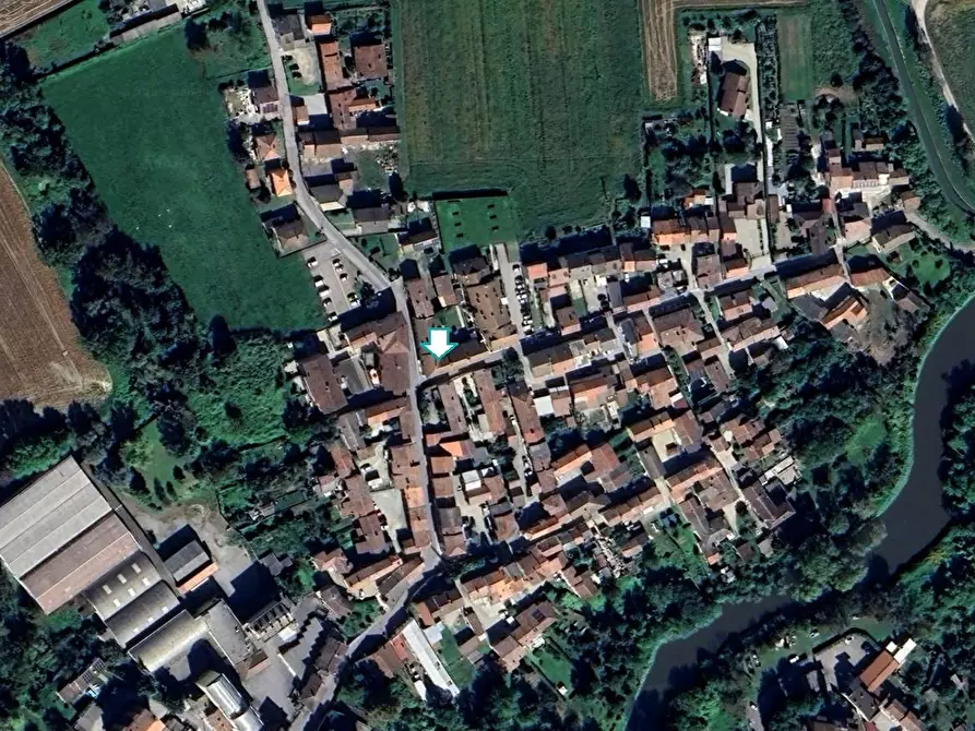 Immagine 3 di Garage in vendita  a Villanterio