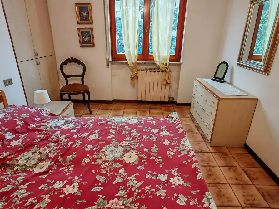 Immagine 10 di Appartamento in vendita  a Carrara