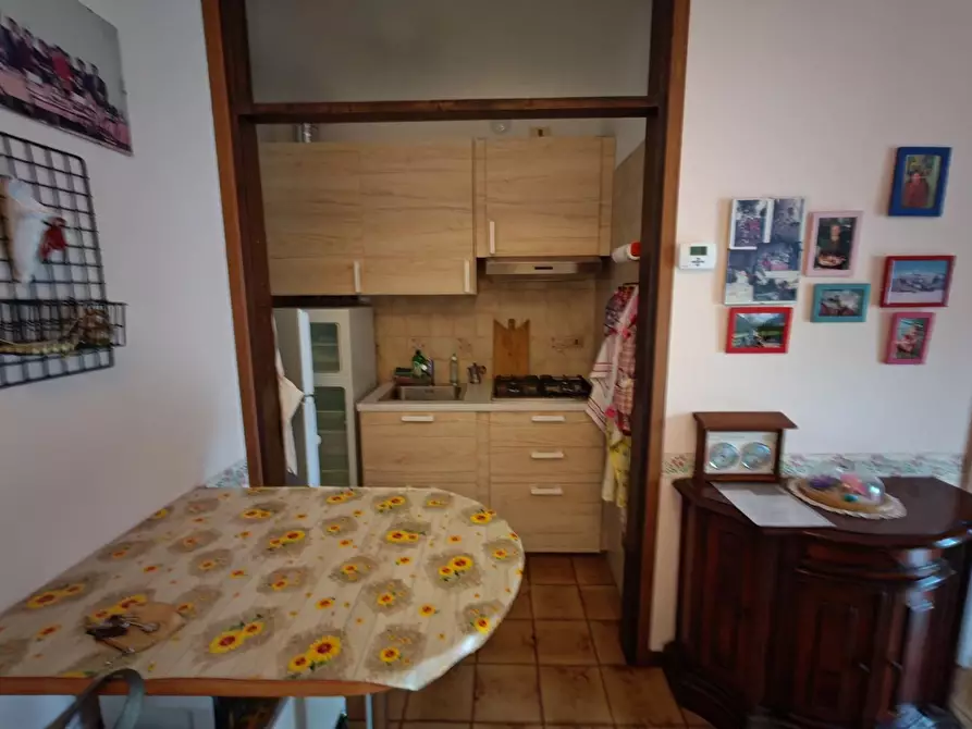 Immagine 2 di Appartamento in vendita  a Carrara