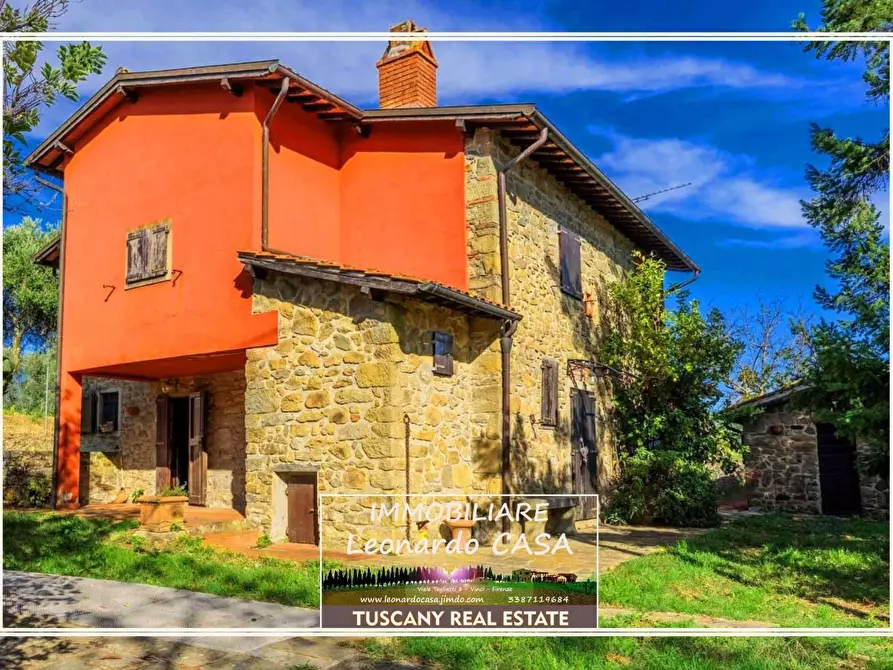 Immagine 1 di Casa colonica in vendita  a Uzzano