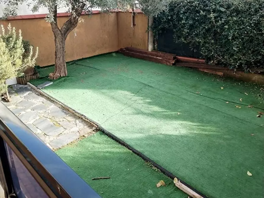 Immagine 5 di Casa bifamiliare in vendita  a Massa