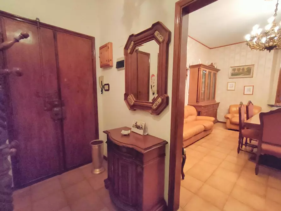 Immagine 11 di Appartamento in vendita  a Pisa