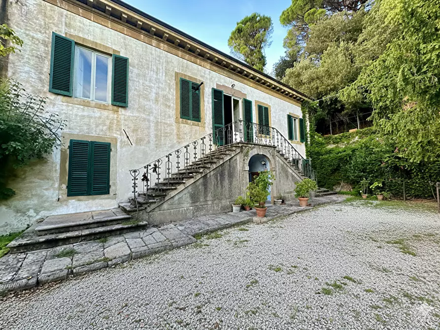 Immagine 18 di Villa in vendita  a Lucca