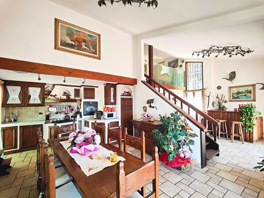 Immagine 8 di Villa in vendita  a San Giuliano Terme