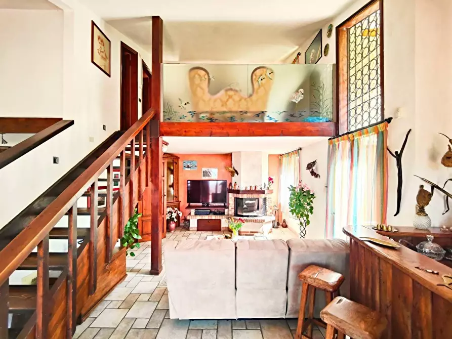 Immagine 10 di Villa in vendita  a San Giuliano Terme