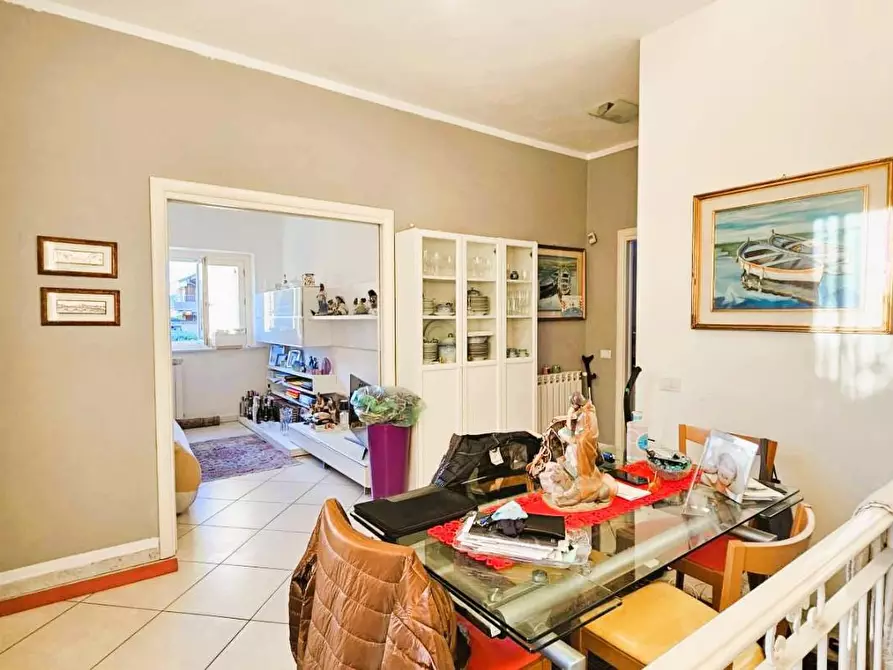 Immagine 4 di Appartamento in vendita  a Montignoso