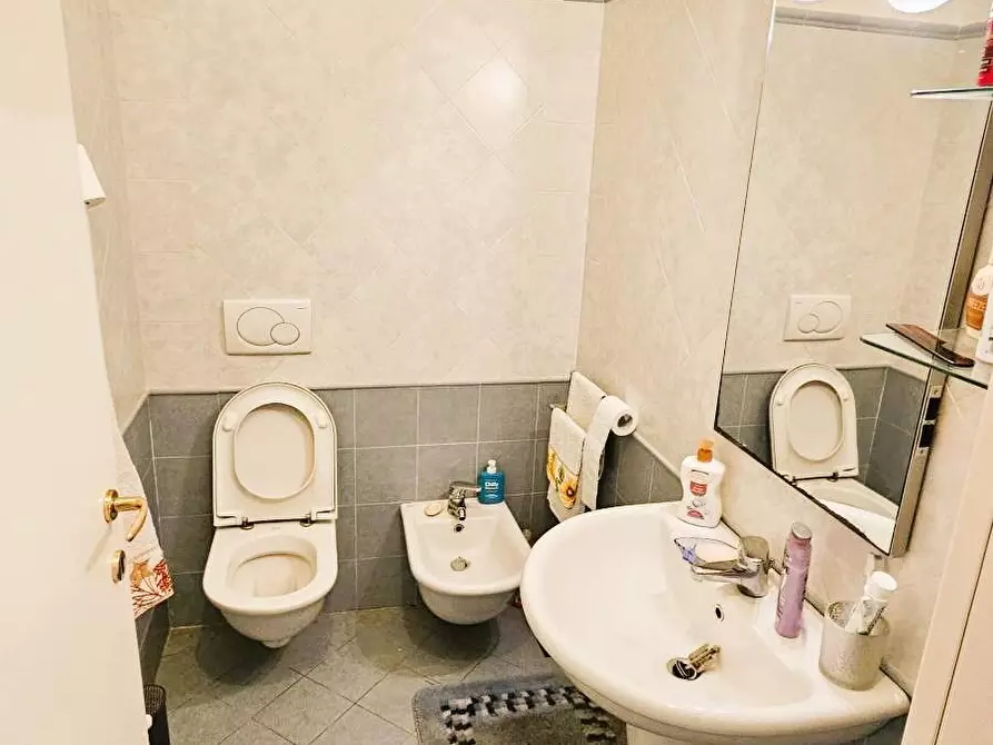 Immagine 11 di Appartamento in vendita  a Montignoso