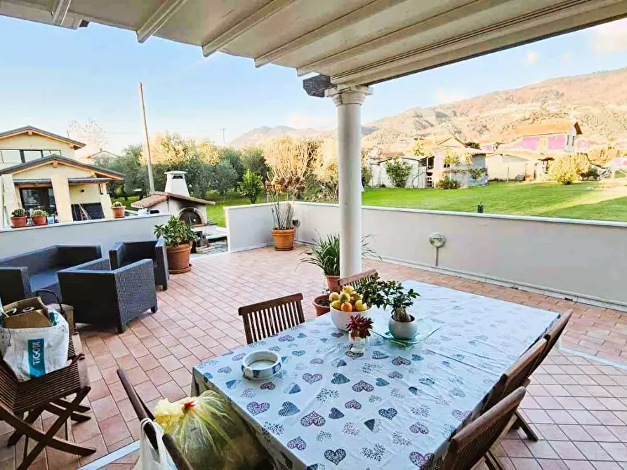 Immagine 2 di Appartamento in vendita  a Montignoso