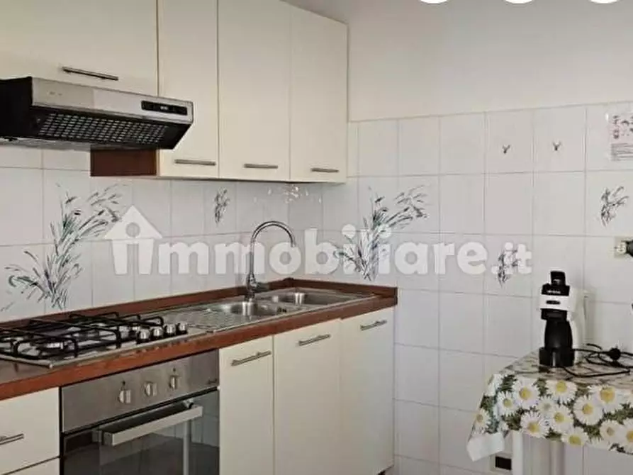 Immagine 12 di Villa in vendita  a Cascina