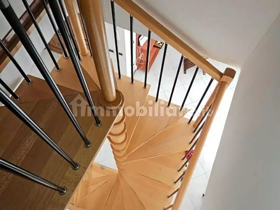 Immagine 14 di Villa in vendita  a Cascina