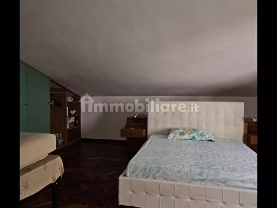 Immagine 17 di Villa in vendita  a Cascina