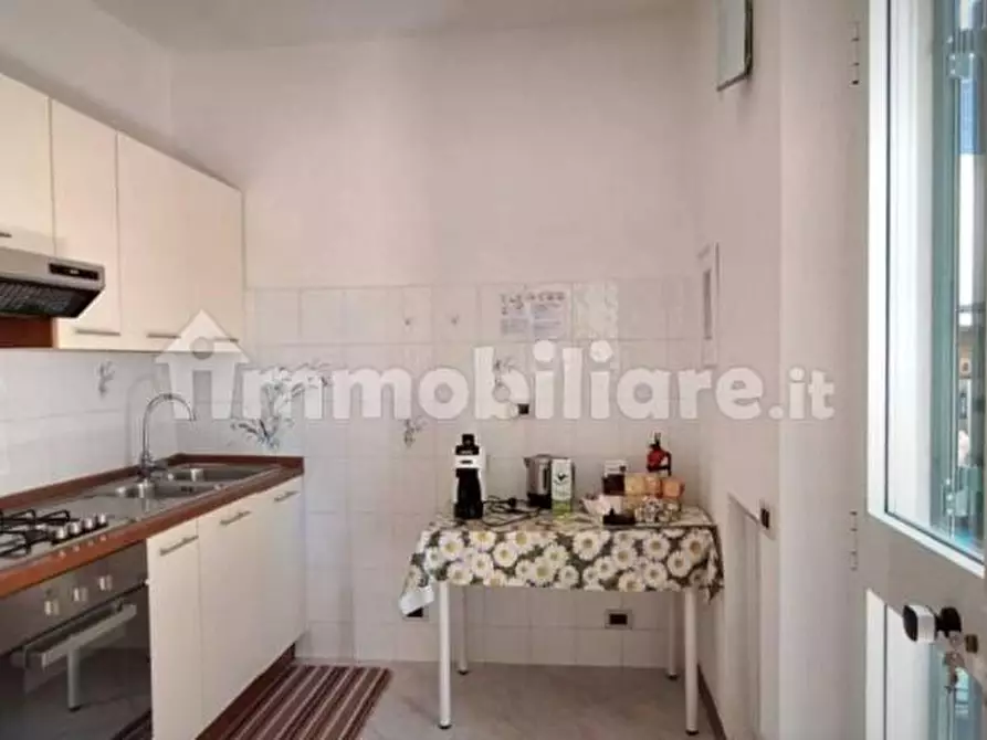 Immagine 5 di Villa in vendita  a Cascina