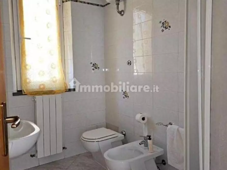 Immagine 6 di Villa in vendita  a Cascina