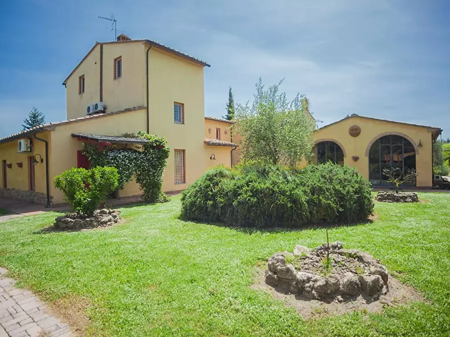 Immagine 2 di Villa in vendita  a Casciana Terme Lari