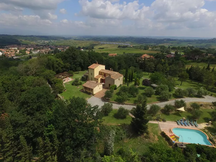 Immagine 1 di Villa in vendita  a Casciana Terme Lari