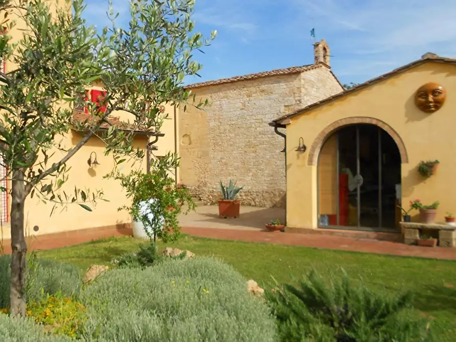 Immagine 98 di Villa in vendita  a Casciana Terme Lari