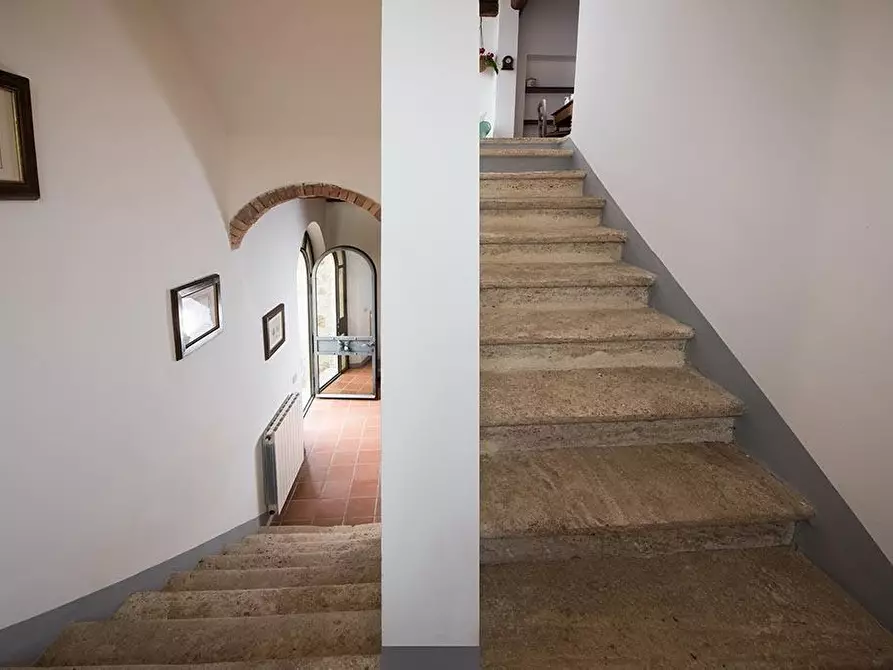 Immagine 11 di Appartamento in vendita  a Colle Di Val D'elsa