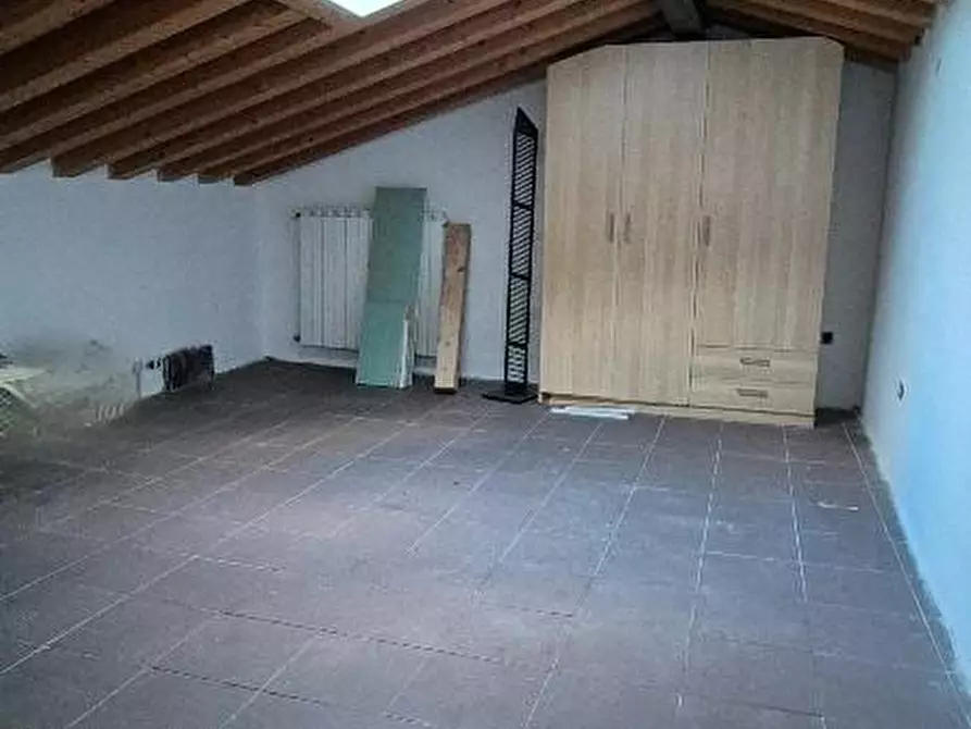 Immagine 13 di Terratetto in affitto  a Cascina