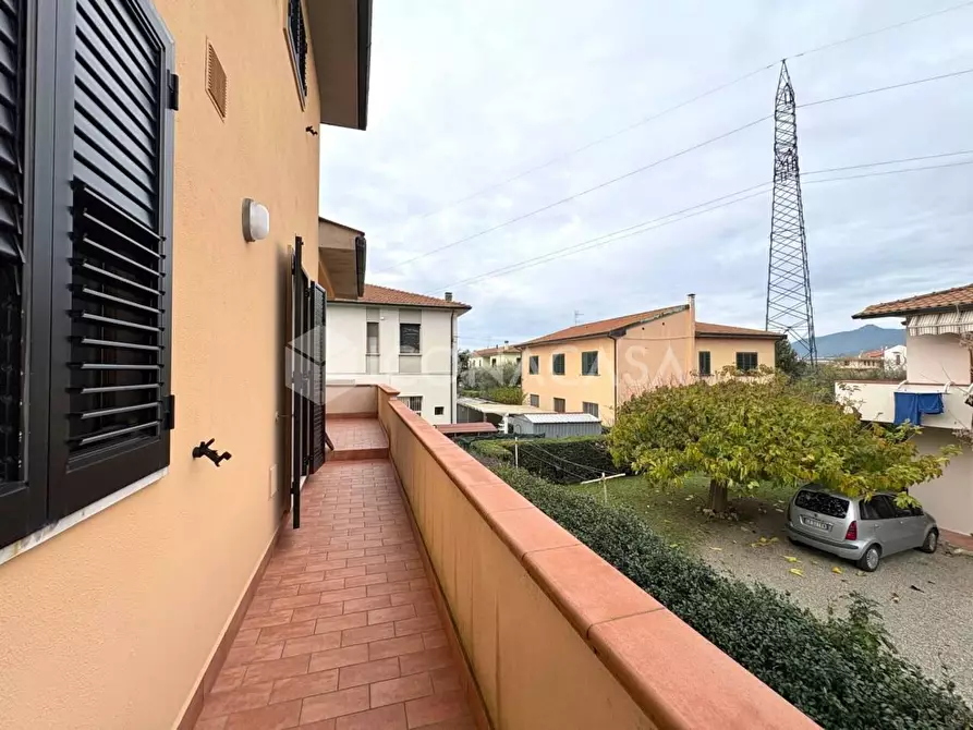 Immagine 45 di Villa in vendita  a Calcinaia