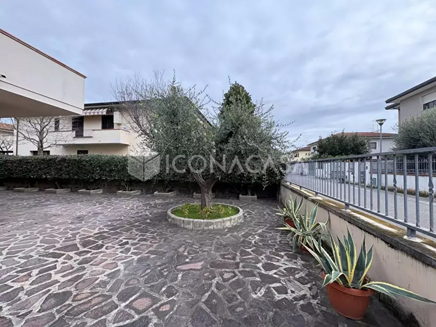 Immagine 65 di Villa in vendita  a Calcinaia