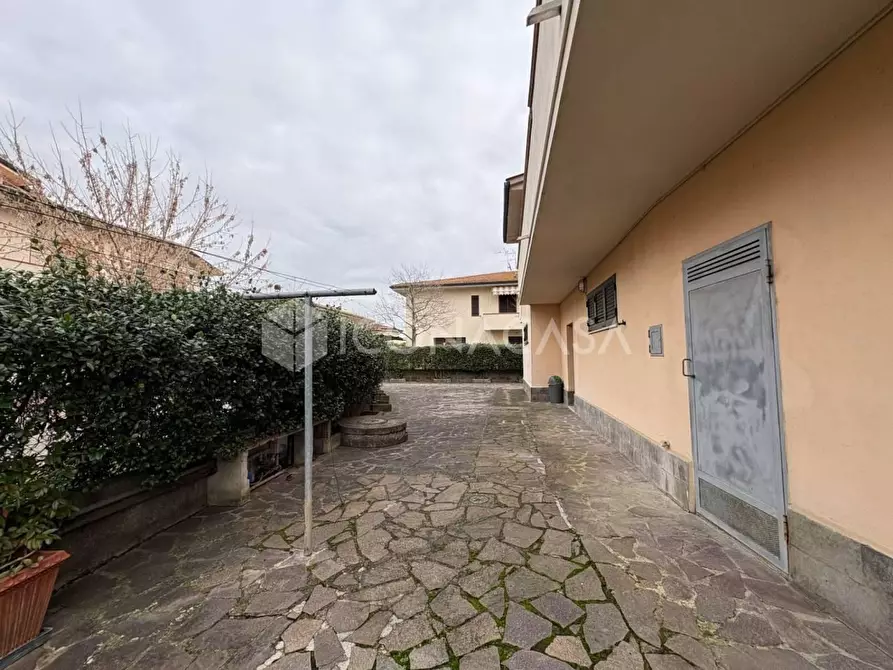 Immagine 61 di Villa in vendita  a Calcinaia