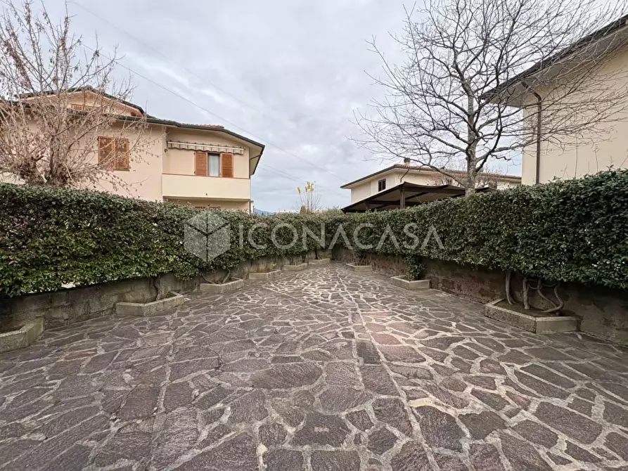 Immagine 57 di Villa in vendita  a Calcinaia