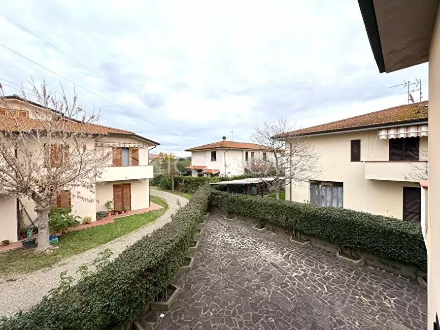 Immagine 53 di Villa in vendita  a Calcinaia
