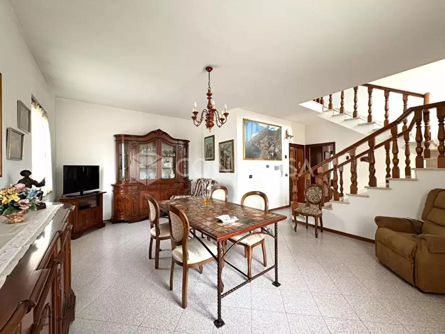 Immagine 14 di Villa in vendita  a Calcinaia