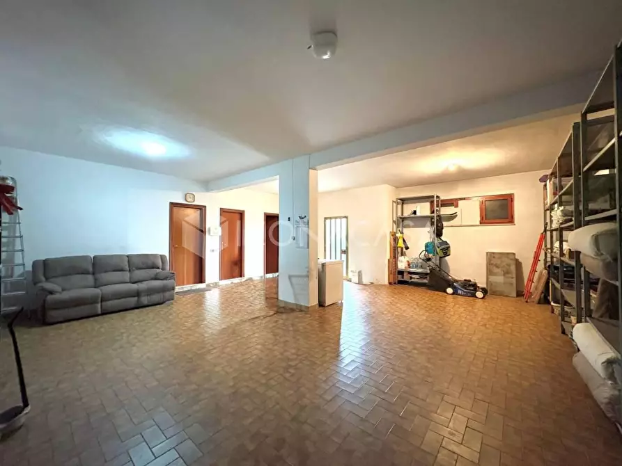 Immagine 8 di Villa in vendita  a Calcinaia