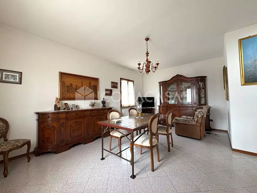 Immagine 12 di Villa in vendita  a Calcinaia