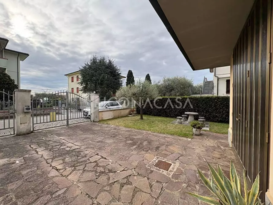 Immagine 72 di Villa in vendita  a Calcinaia