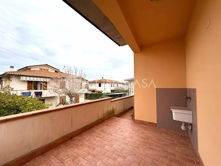 Immagine 38 di Villa in vendita  a Calcinaia