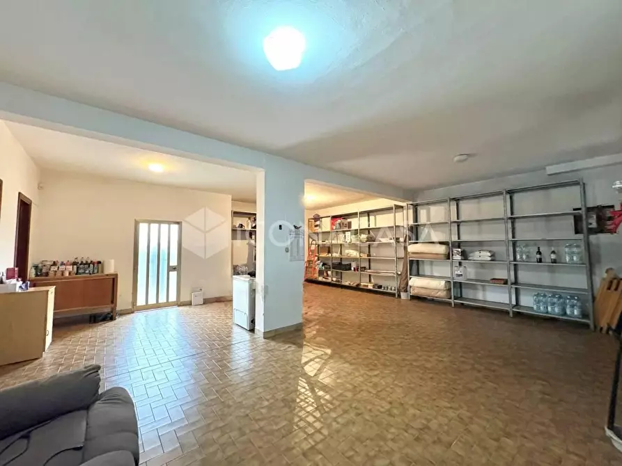 Immagine 3 di Villa in vendita  a Calcinaia