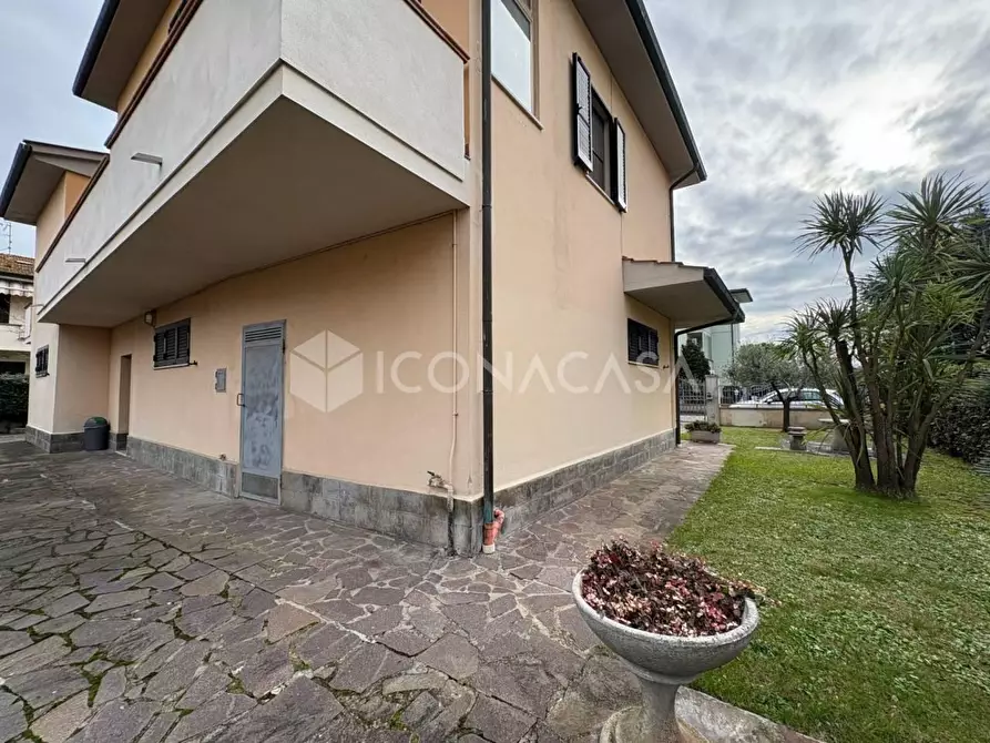 Immagine 75 di Villa in vendita  a Calcinaia