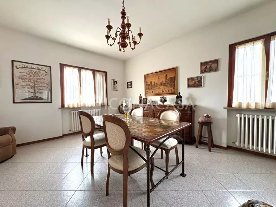 Immagine 13 di Villa in vendita  a Calcinaia