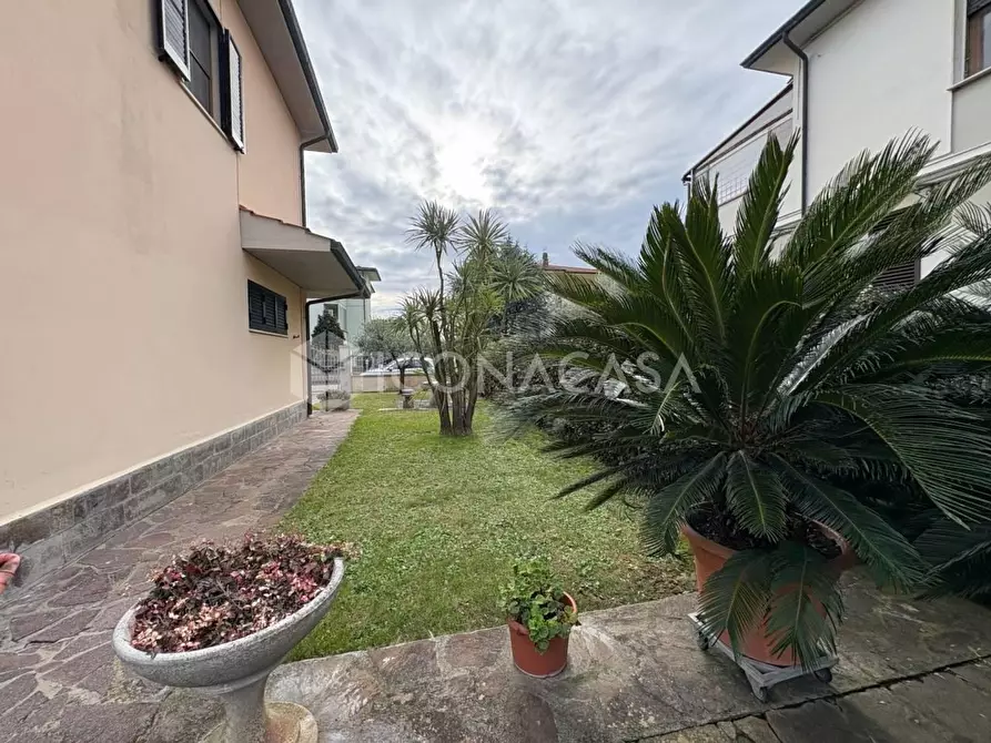 Immagine 77 di Villa in vendita  a Calcinaia